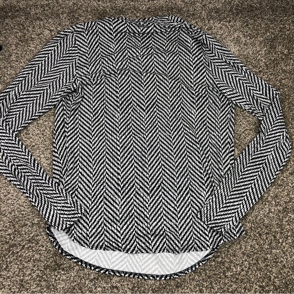 MICHAEL Michael Kors Black White Chevron Print Cowl Neck Long Sleeve Size Small - Picture 4 of 8